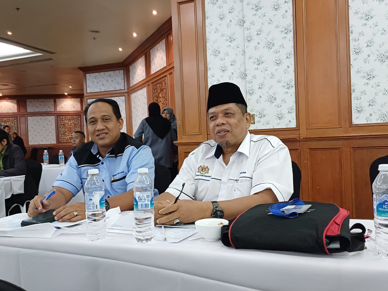 Seminar ini turut dihadiri Pengarah IPGKSAH iaitu Dr Hj Ridzuan bin Ahmad